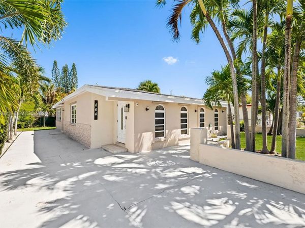 864 NW 16th Ter, Fort Lauderdale, FL 33311