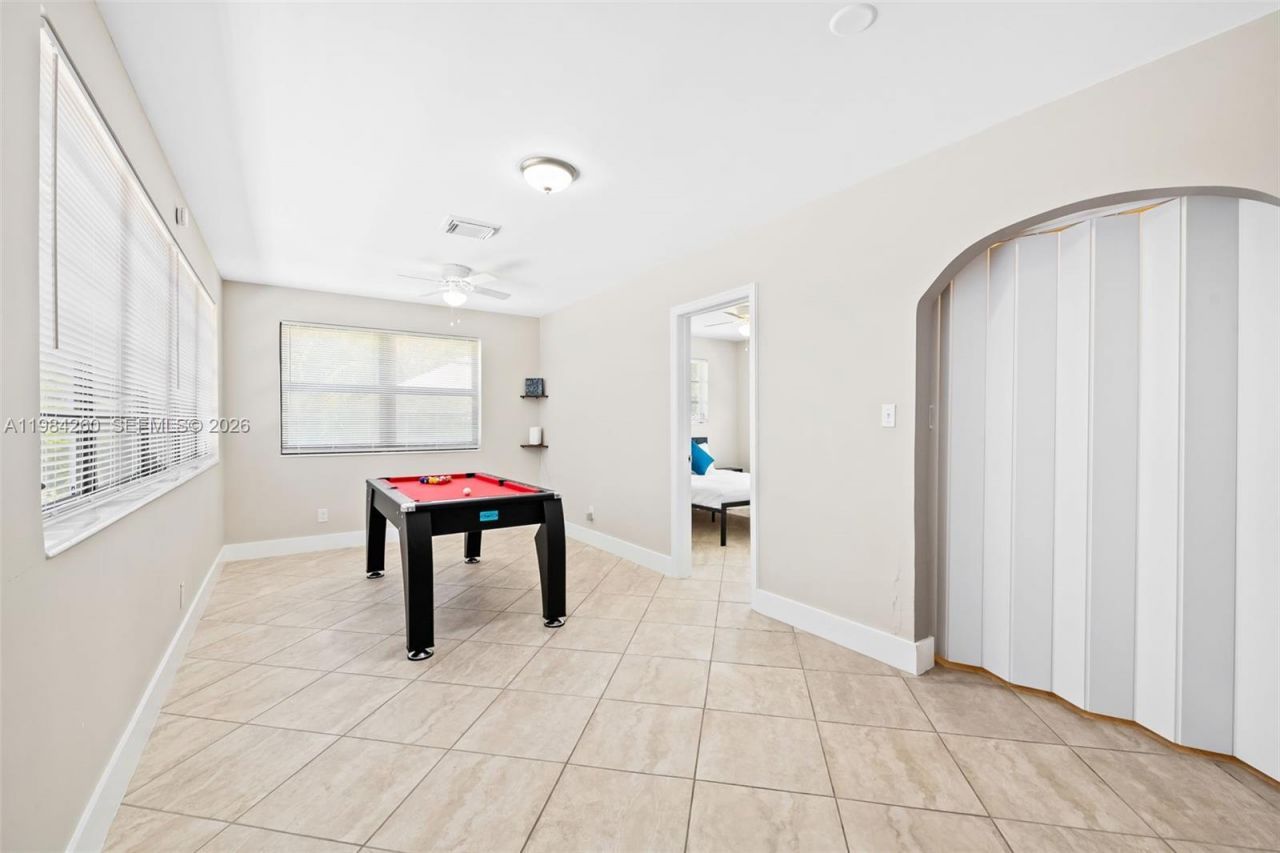 864 NW 16th Ter, Fort Lauderdale, FL 33311 Photo