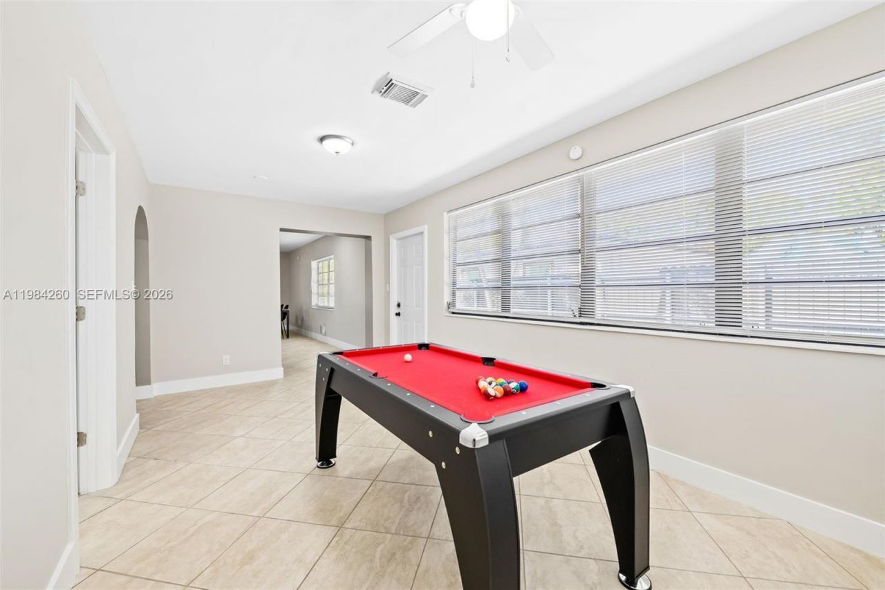 864 NW 16th Ter, Fort Lauderdale, FL 33311 Photo