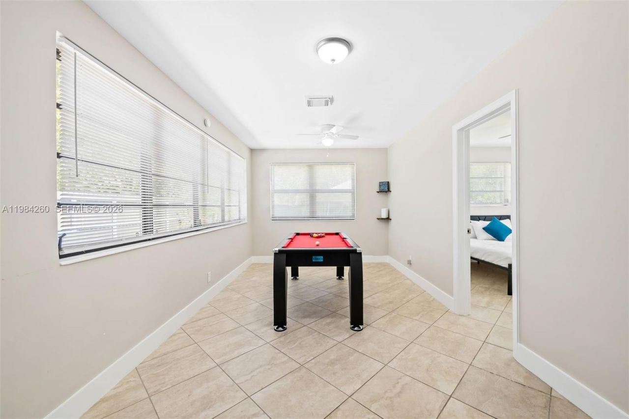 864 NW 16th Ter, Fort Lauderdale, FL 33311 Photo