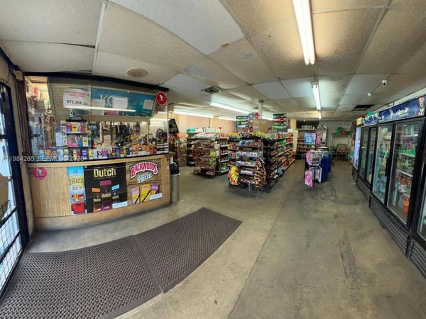 1186 NW 103rd St, Miami, FL 33150