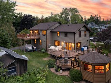 4 Lakeside Court , Duluth, MN 55804