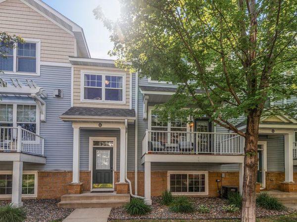 1666 Village Trail E, Unit 6, Maplewood, MN 55109