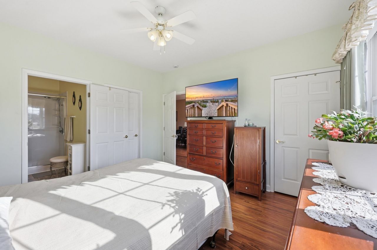 5751 Oyster Catcher Dr. Photo 10