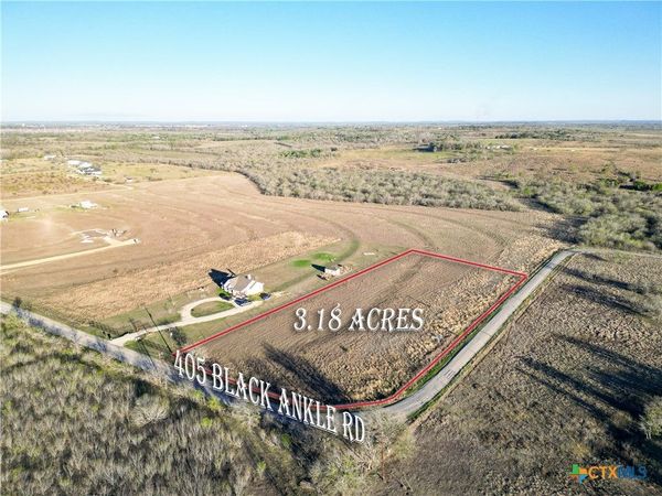405 Black Ankle Road , Lockhart, TX 78644