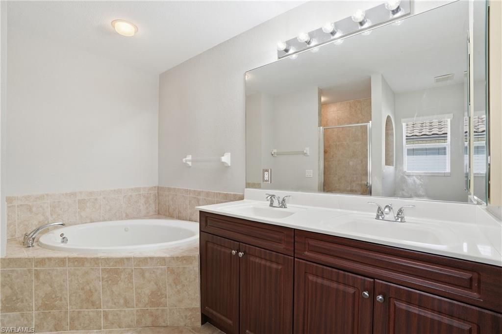 4222 NW 22nd St, Cape Coral, FL 33993 Photo
