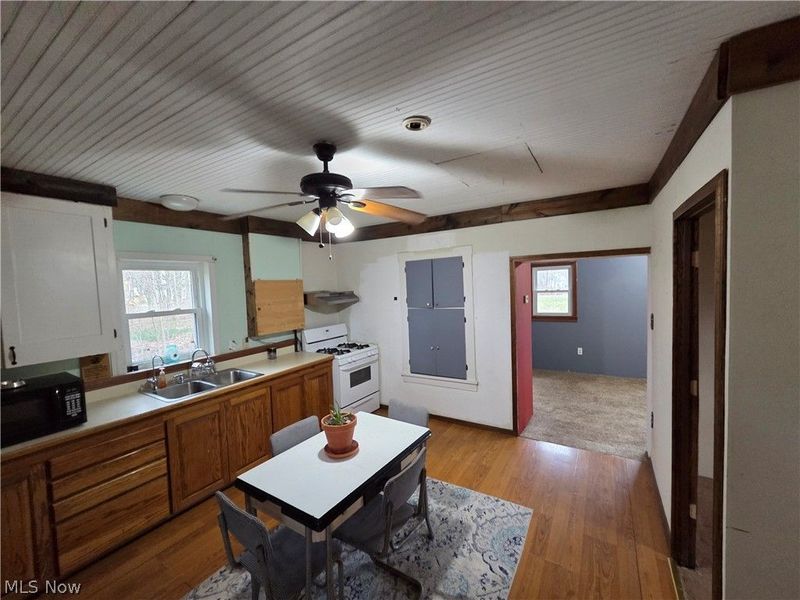 2410 Railroad Street, Newton Falls, OH 44444 Photo 11