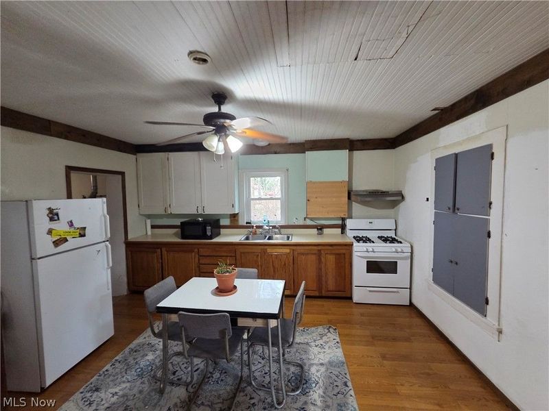 2410 Railroad Street, Newton Falls, OH 44444 Photo 9