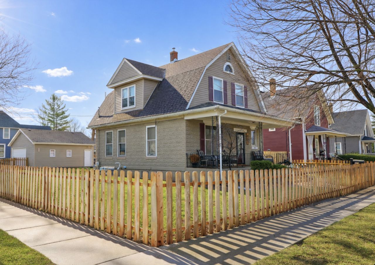 453 Orchard Street, Elgin, IL 60123 Main Photo