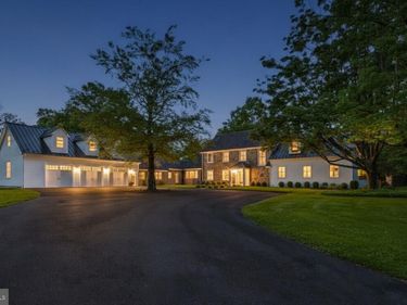 1803 APPLE TREE LN E, BETHLEHEM, PA 18015