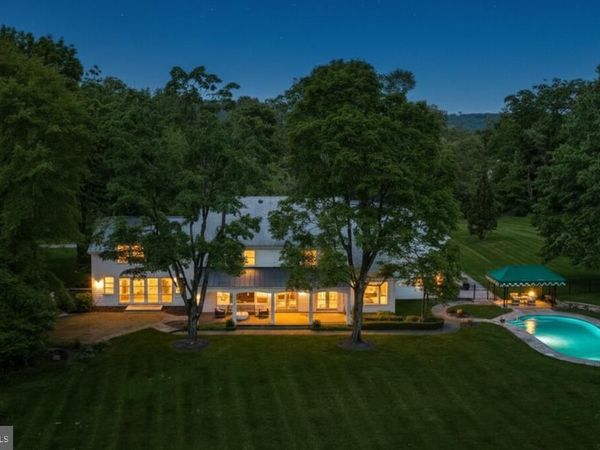 1803 APPLE TREE LN E, BETHLEHEM, PA 18015