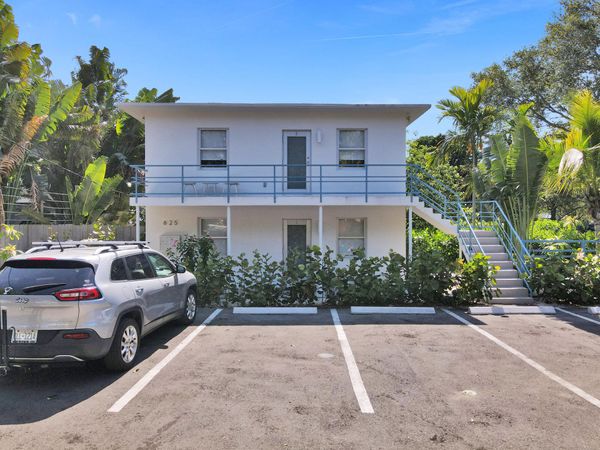 625 NE 13th Avenue, Unit 02, Fort Lauderdale, FL 33304