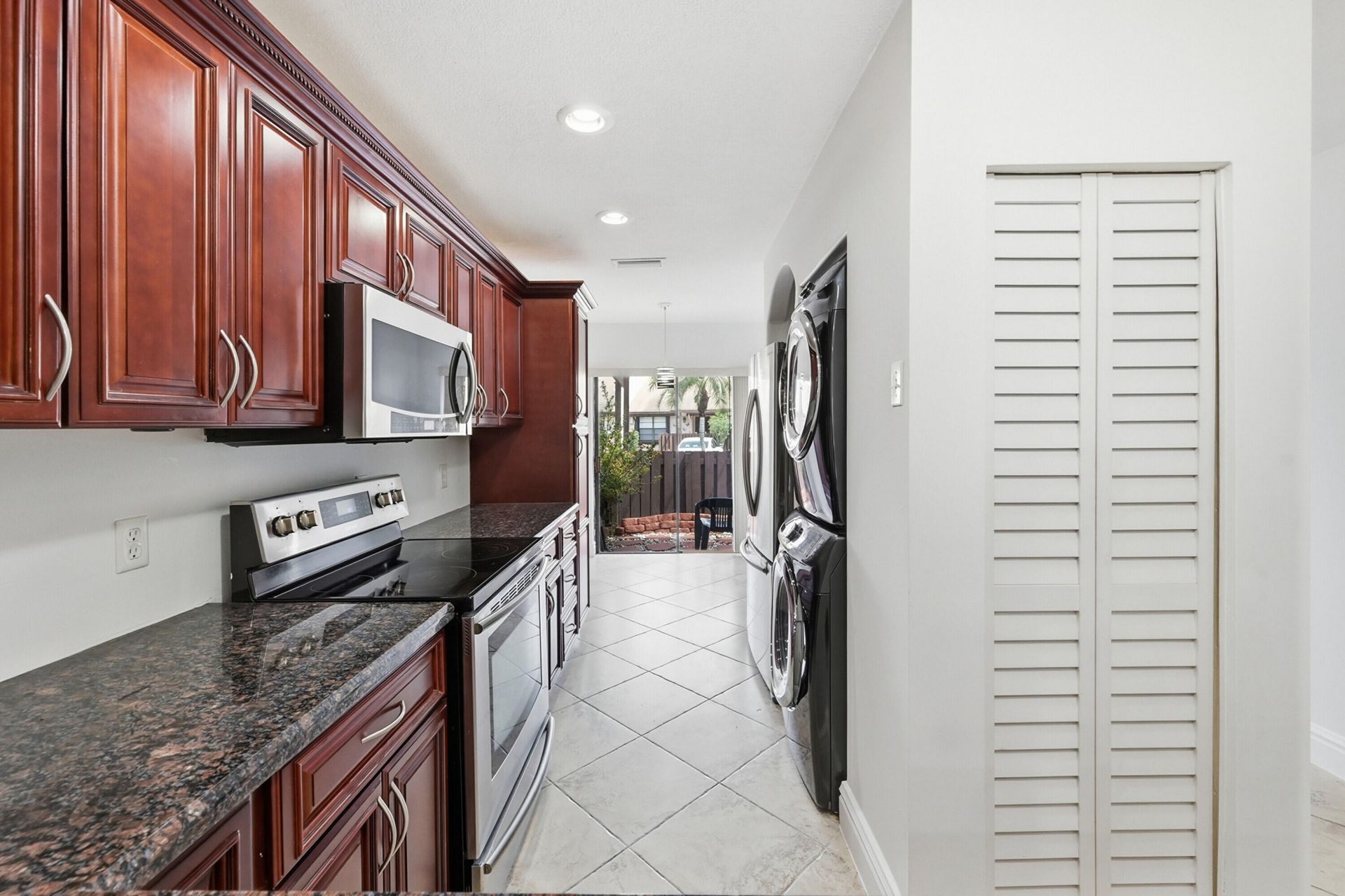 8336 NW 37th Place, Sunrise, FL 33351 Photo