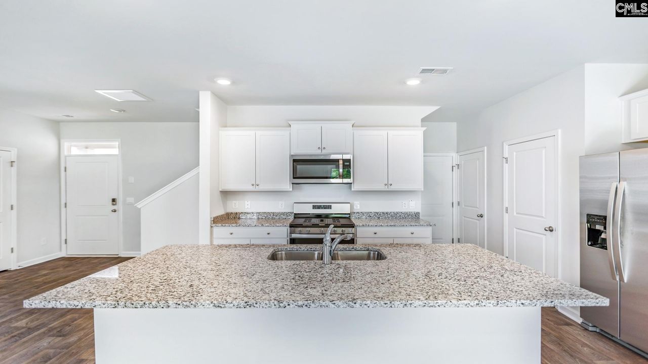 1037 Grand Oaks Drive Photo 6