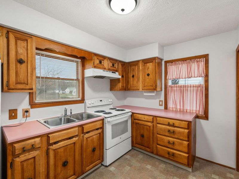 539 E 5th Street , Ashland, OH 44805 Photo 6