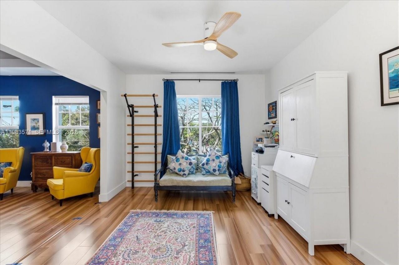 2463 Pine Tree Dr , Unit PH, Miami Beach, FL 33140 Photo