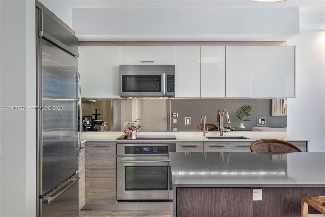 1300 Brickell Bay Dr, Unit 1102, Miami, FL 33131 Photo