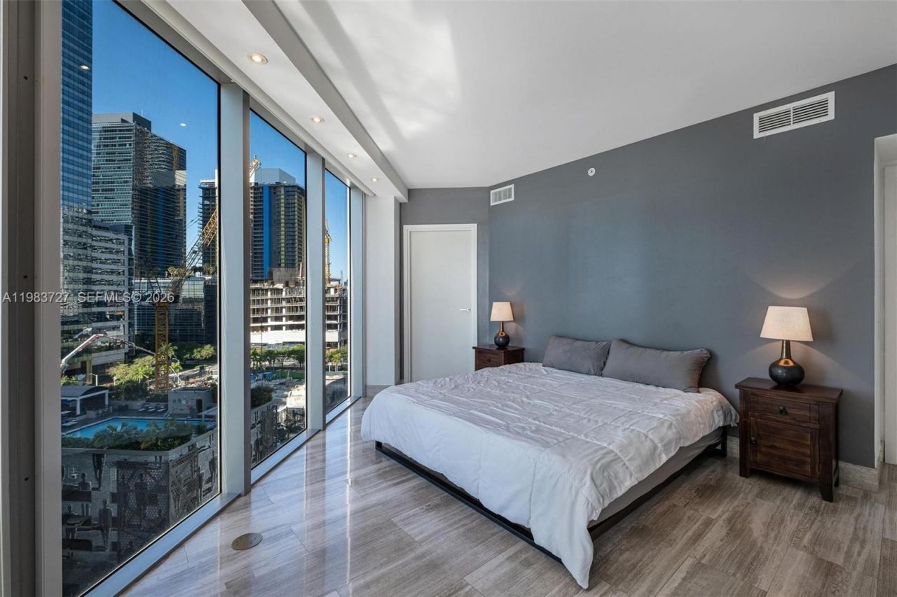 1300 Brickell Bay Dr, Unit 1102, Miami, FL 33131 Photo