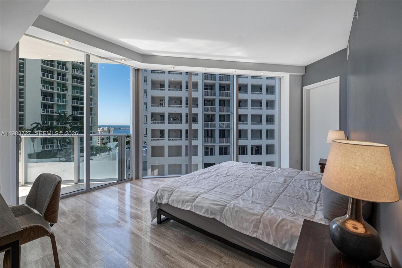 1300 Brickell Bay Dr, Unit 1102, Miami, FL 33131 Photo