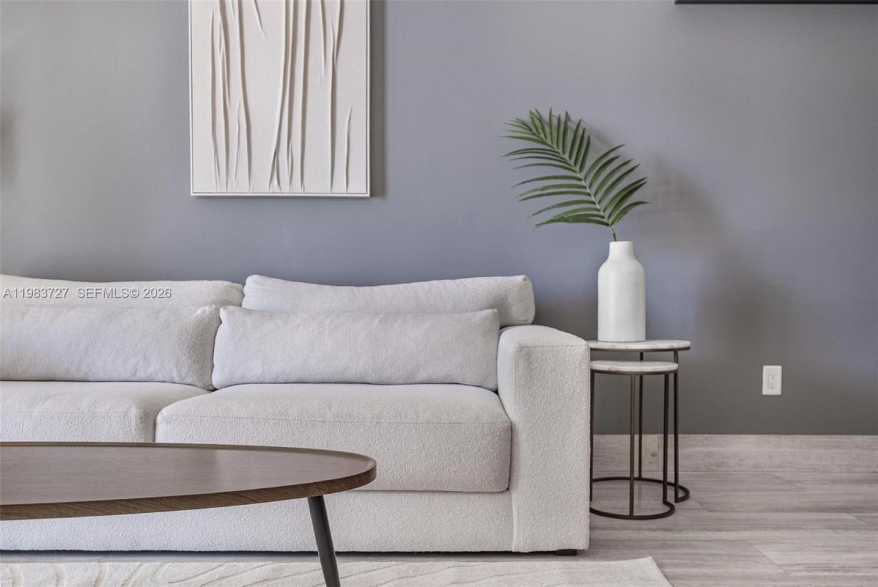 1300 Brickell Bay Dr, Unit 1102, Miami, FL 33131 Photo