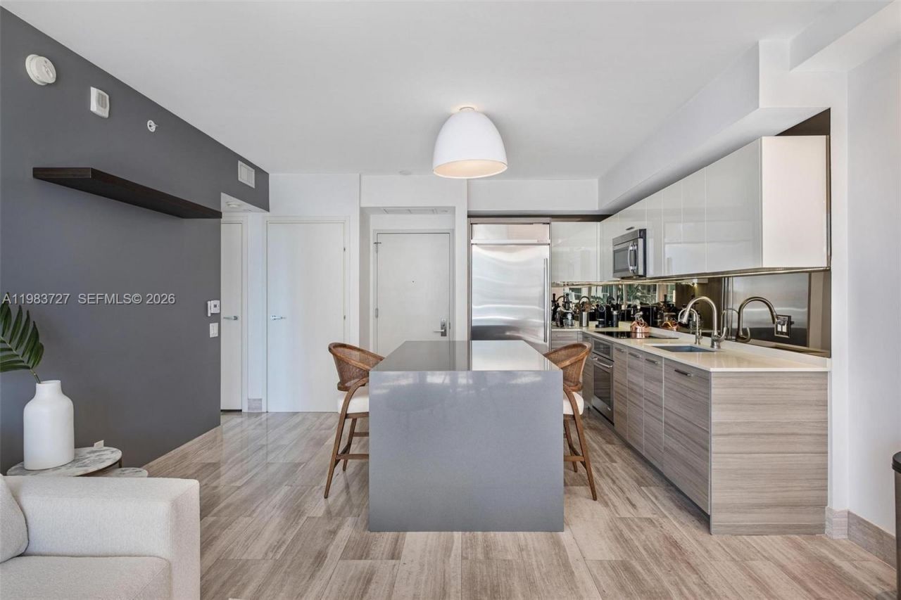 1300 Brickell Bay Dr, Unit 1102, Miami, FL 33131 Photo