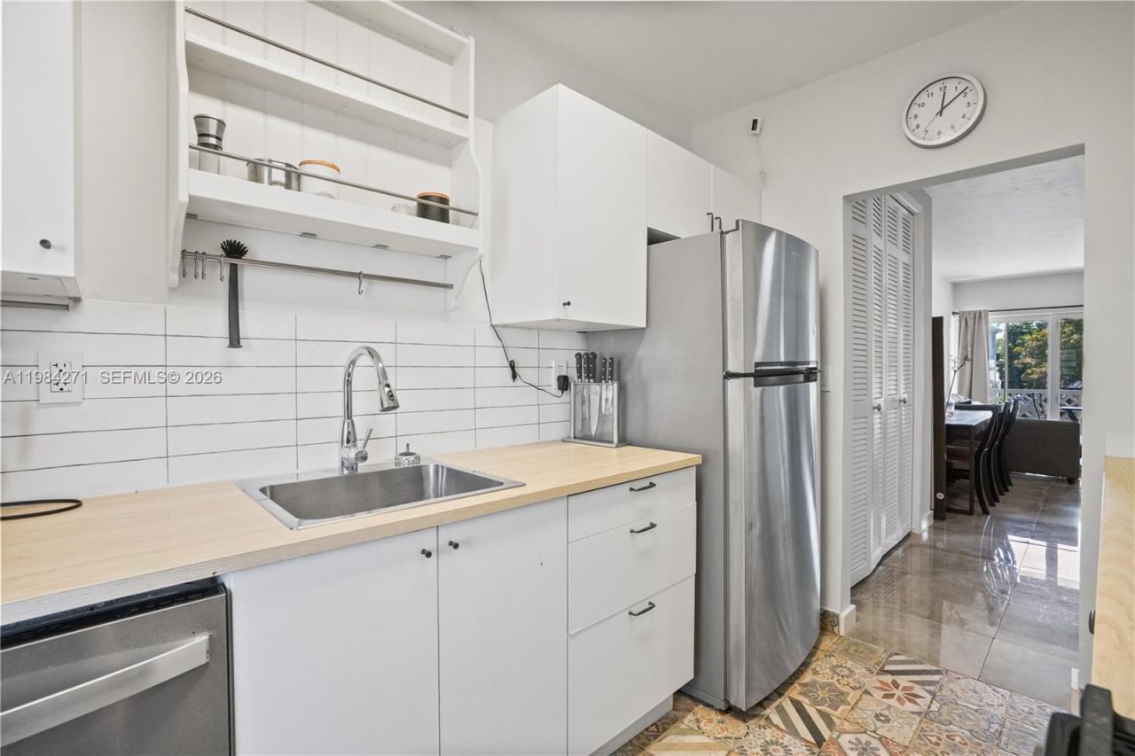 13105 Ixora Ct , Unit 215, North Miami, FL 33181 Photo