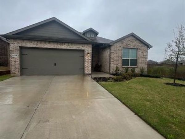 8613 Horseshoe Hill Court, Fort Worth, TX 76131