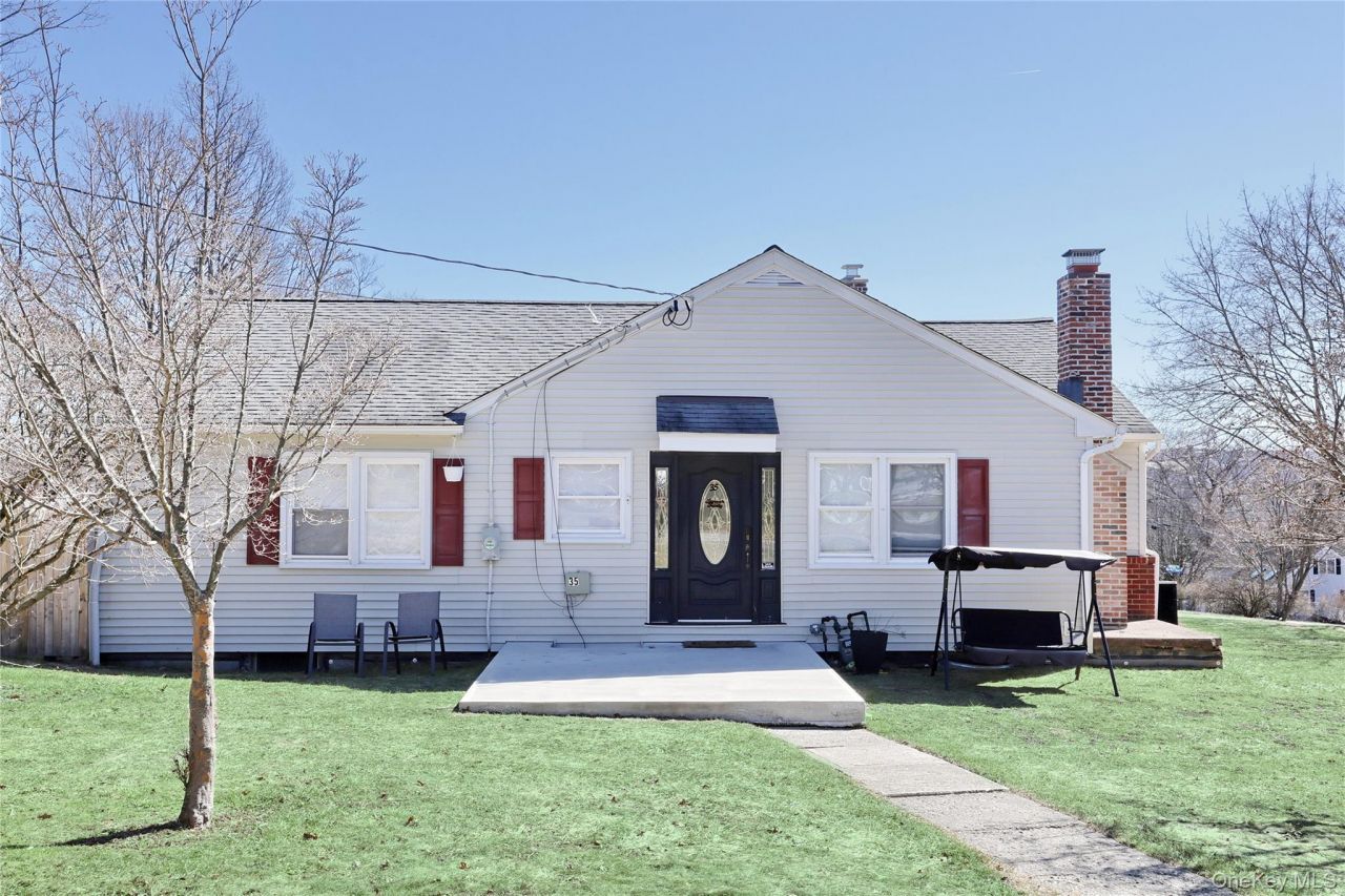 35 Mid Oaks Street, Monroe, NY 10950 Main Photo