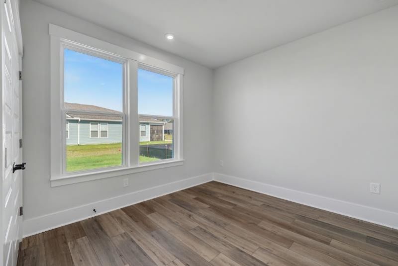 901 Lady Bird Way Photo 24