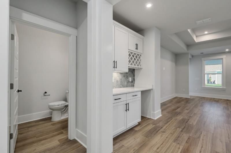 901 Lady Bird Way Photo 6