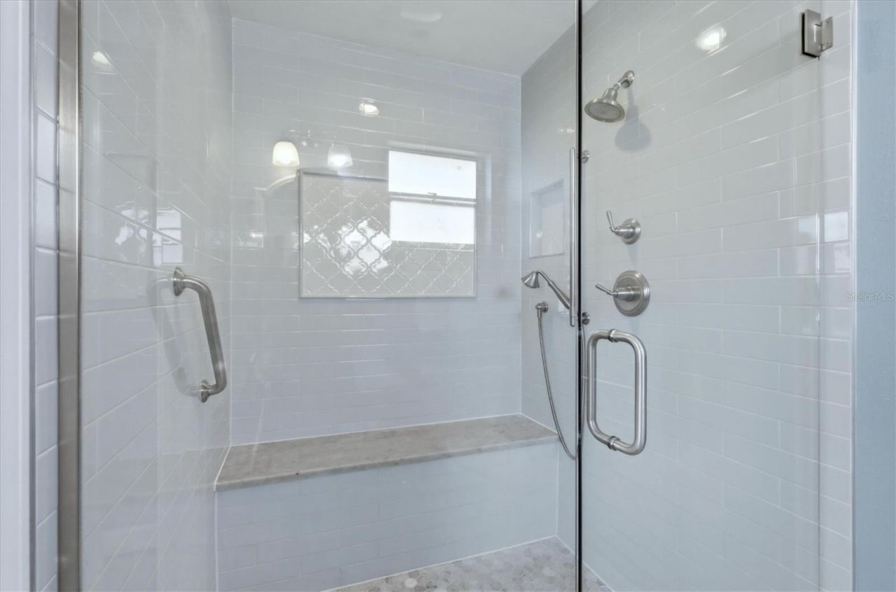 2713 Riverbluff Court, Unit V101, Sarasota, FL 34231 Photo