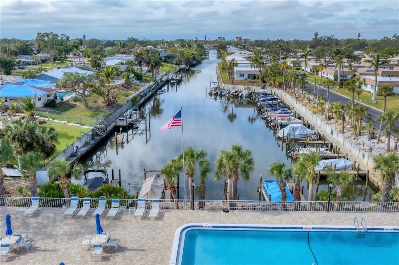 2713 Riverbluff Court, Unit V101, Sarasota, FL 34231 Photo