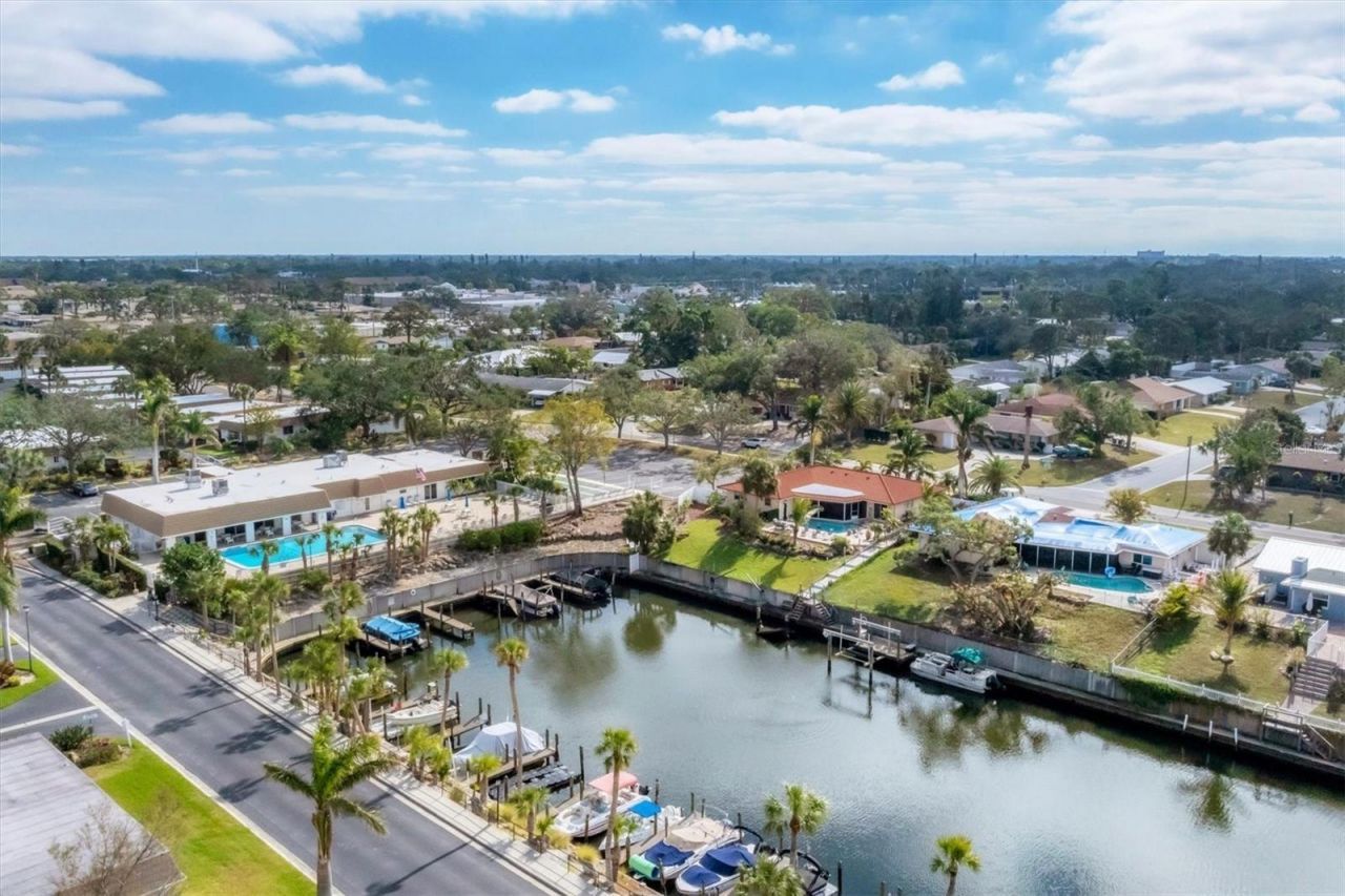 2713 Riverbluff Court, Unit V101, Sarasota, FL 34231 Photo