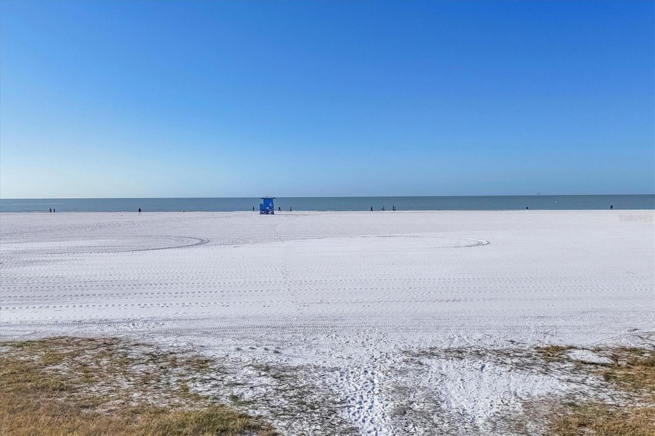 2713 Riverbluff Court, Unit V101, Sarasota, FL 34231 Photo