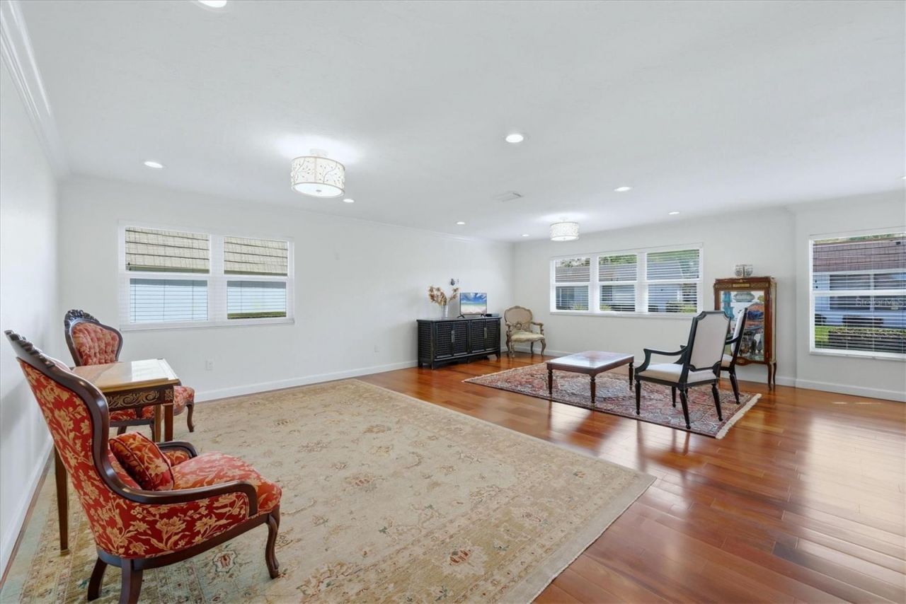 2713 Riverbluff Court, Unit V101, Sarasota, FL 34231 Photo