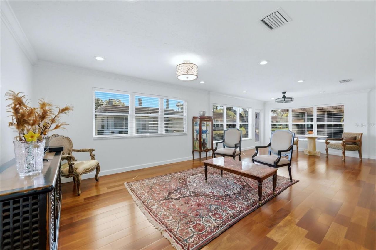 2713 Riverbluff Court, Unit V101, Sarasota, FL 34231 Photo