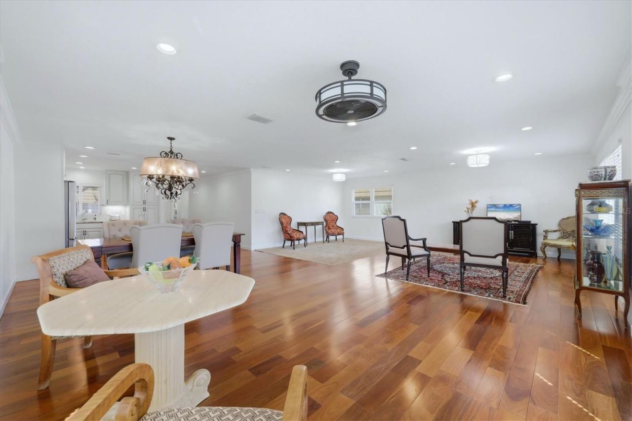 2713 Riverbluff Court, Unit V101, Sarasota, FL 34231 Photo