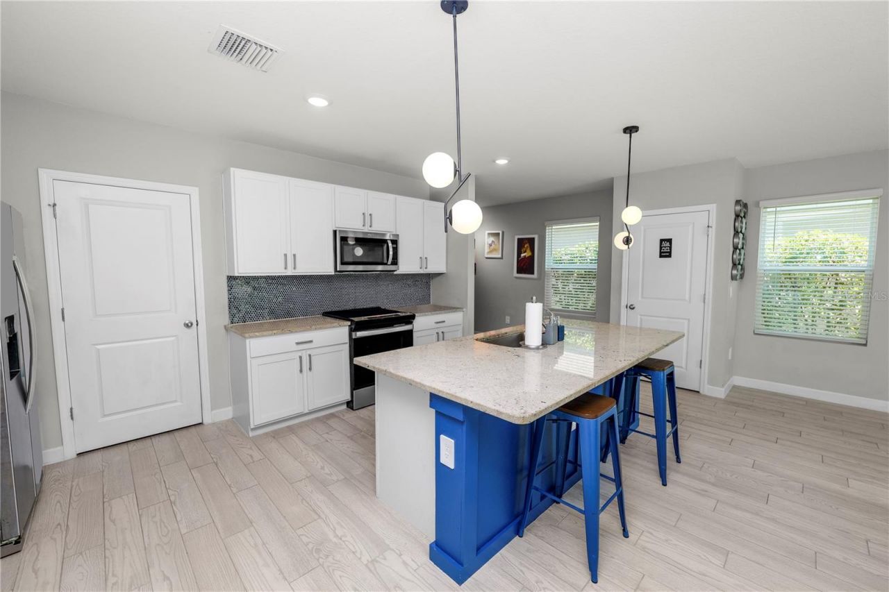 3231 Hilltop Circle , Lakewood Ranch, FL 34211 Photo