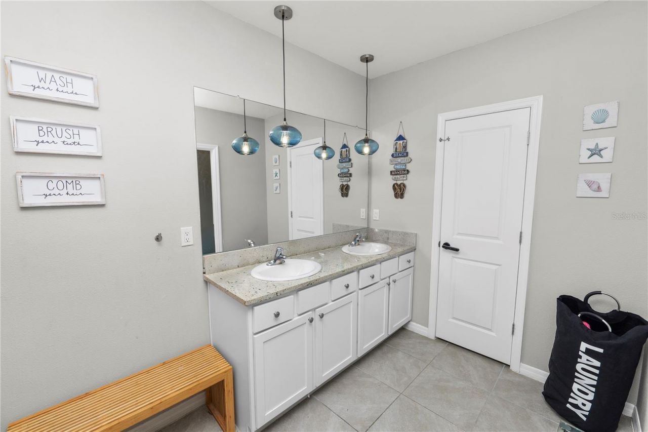 3231 Hilltop Circle , Lakewood Ranch, FL 34211 Photo