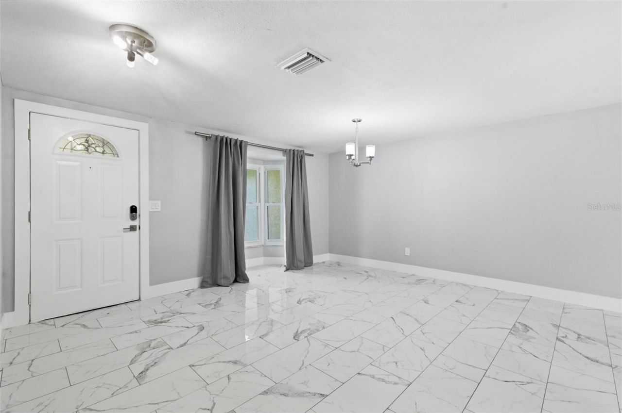 212 W 131st Avenue , Tampa, FL 33612 Photo