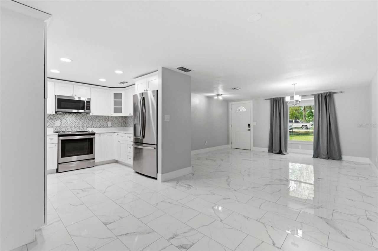 212 W 131st Avenue , Tampa, FL 33612 Photo