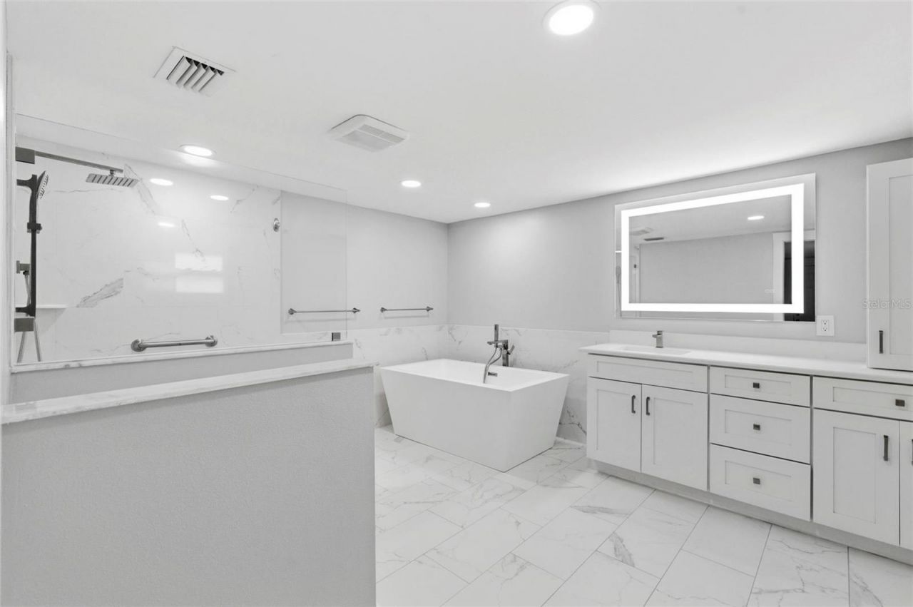 212 W 131st Avenue , Tampa, FL 33612 Photo