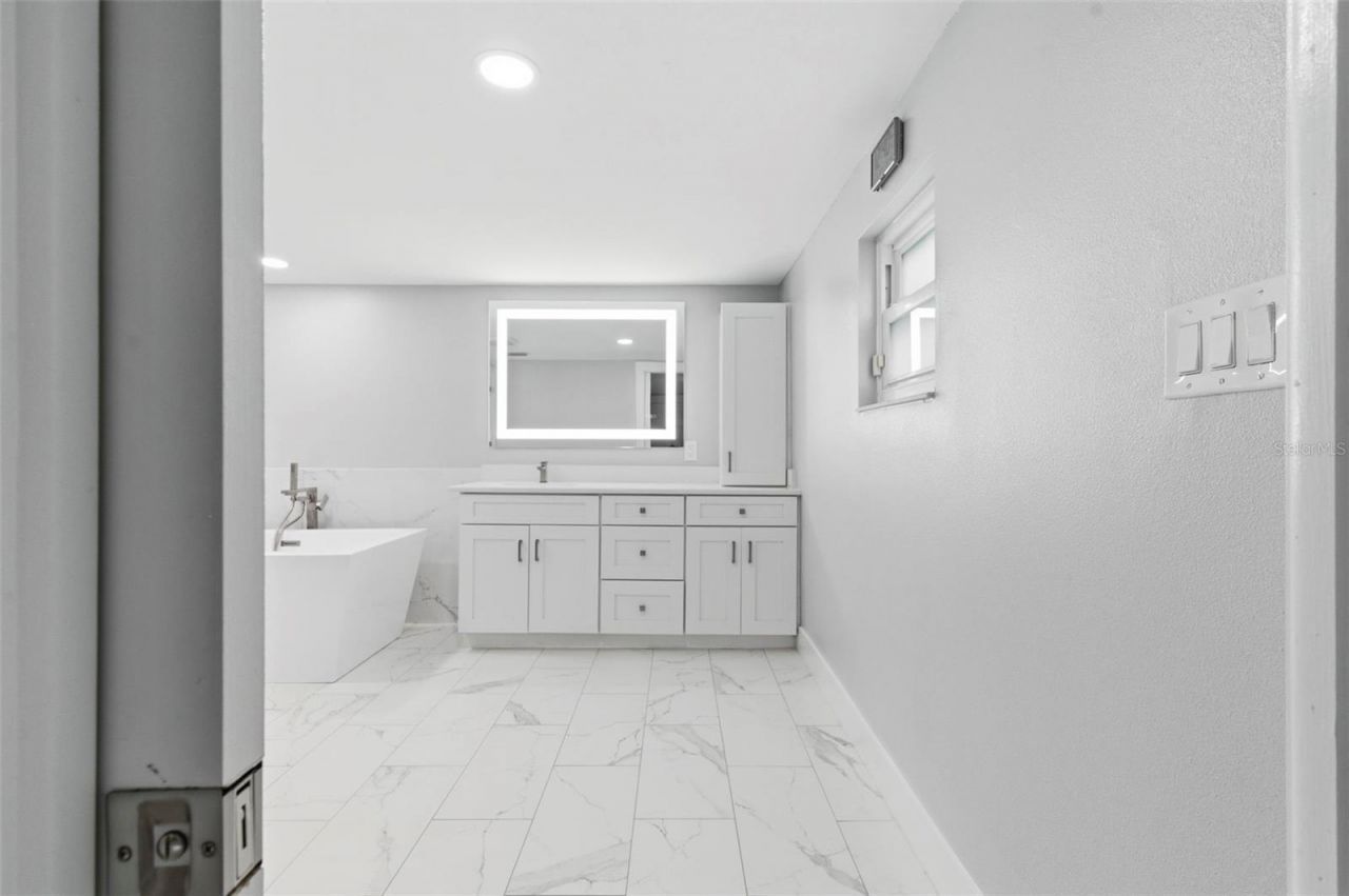 212 W 131st Avenue , Tampa, FL 33612 Photo