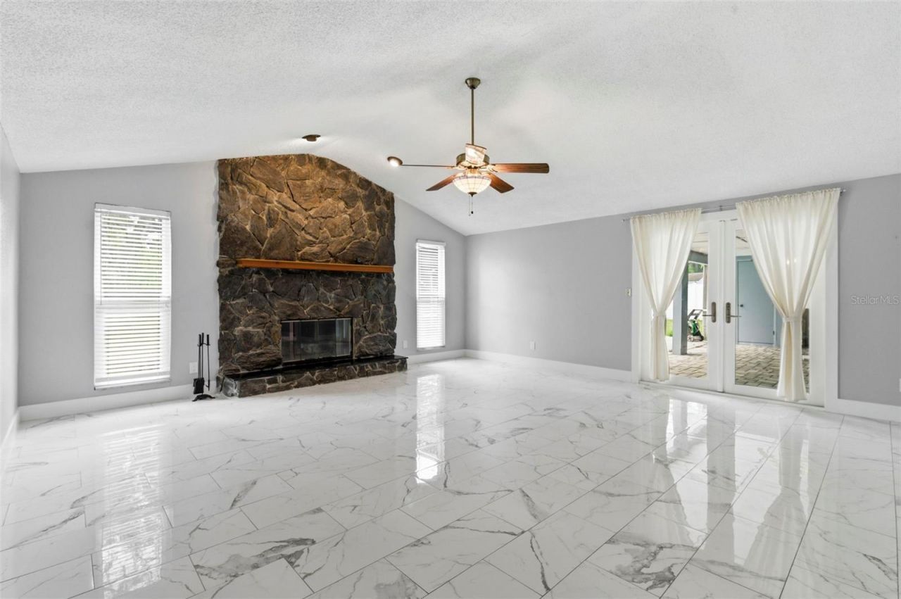 212 W 131st Avenue , Tampa, FL 33612 Photo