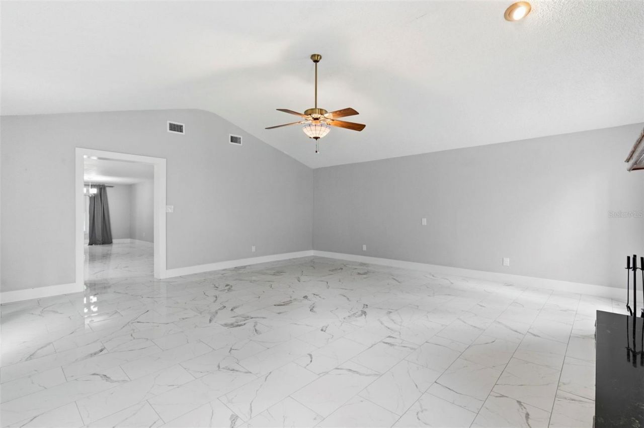 212 W 131st Avenue , Tampa, FL 33612 Photo