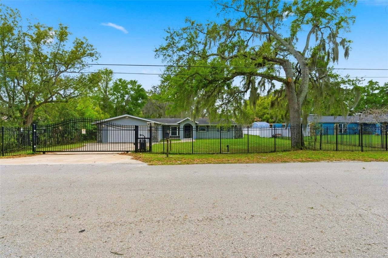 212 W 131st Avenue , Tampa, FL 33612 Photo