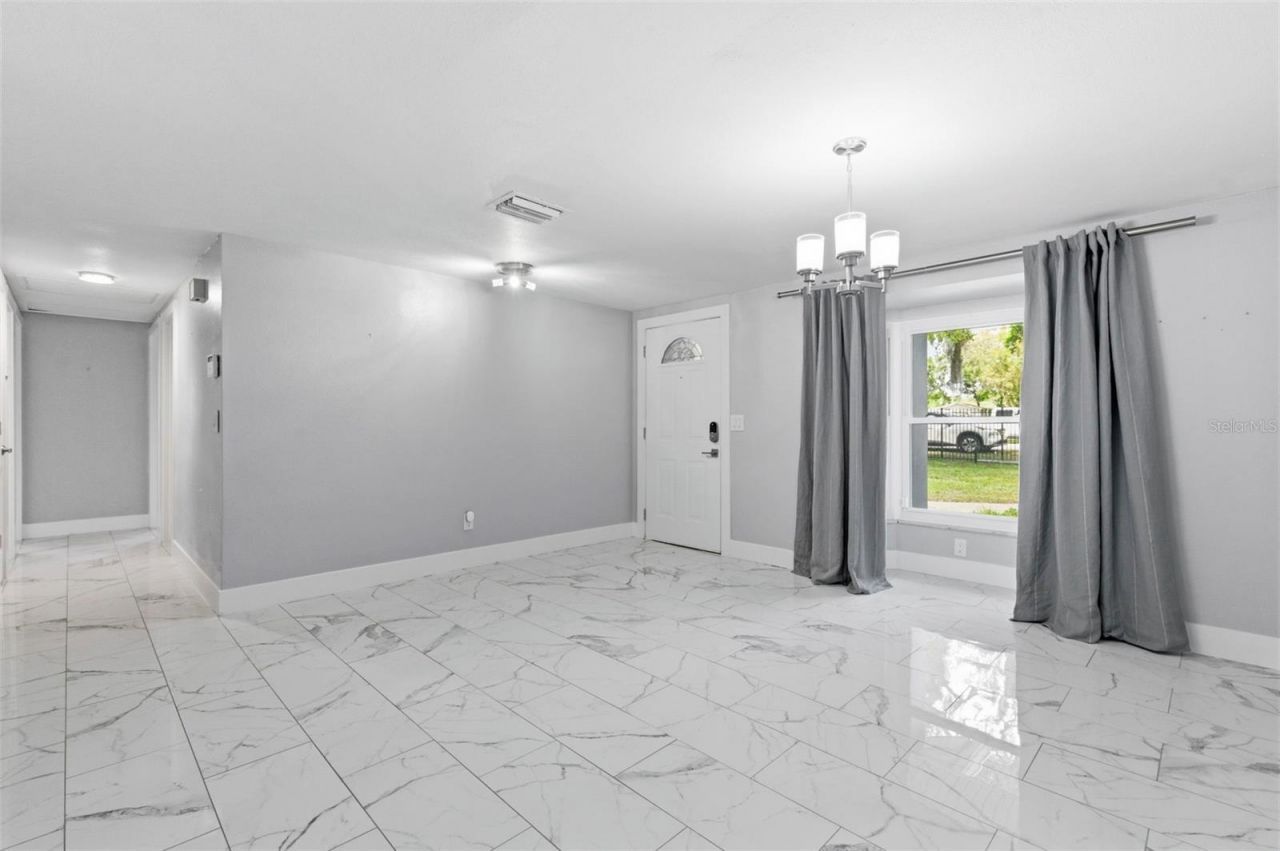 212 W 131st Avenue , Tampa, FL 33612 Photo