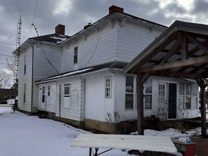 23 N State Street, Frazeysburg, OH 43822 Photo 4