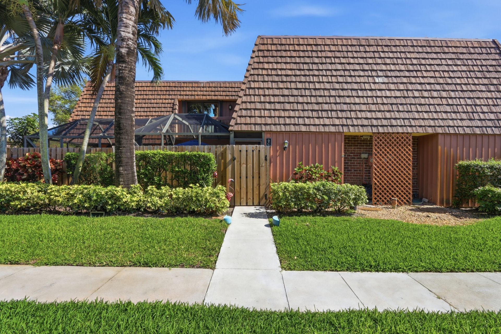 9 Atrium Circle, Unit C, Atlantis, FL 33462 Photo