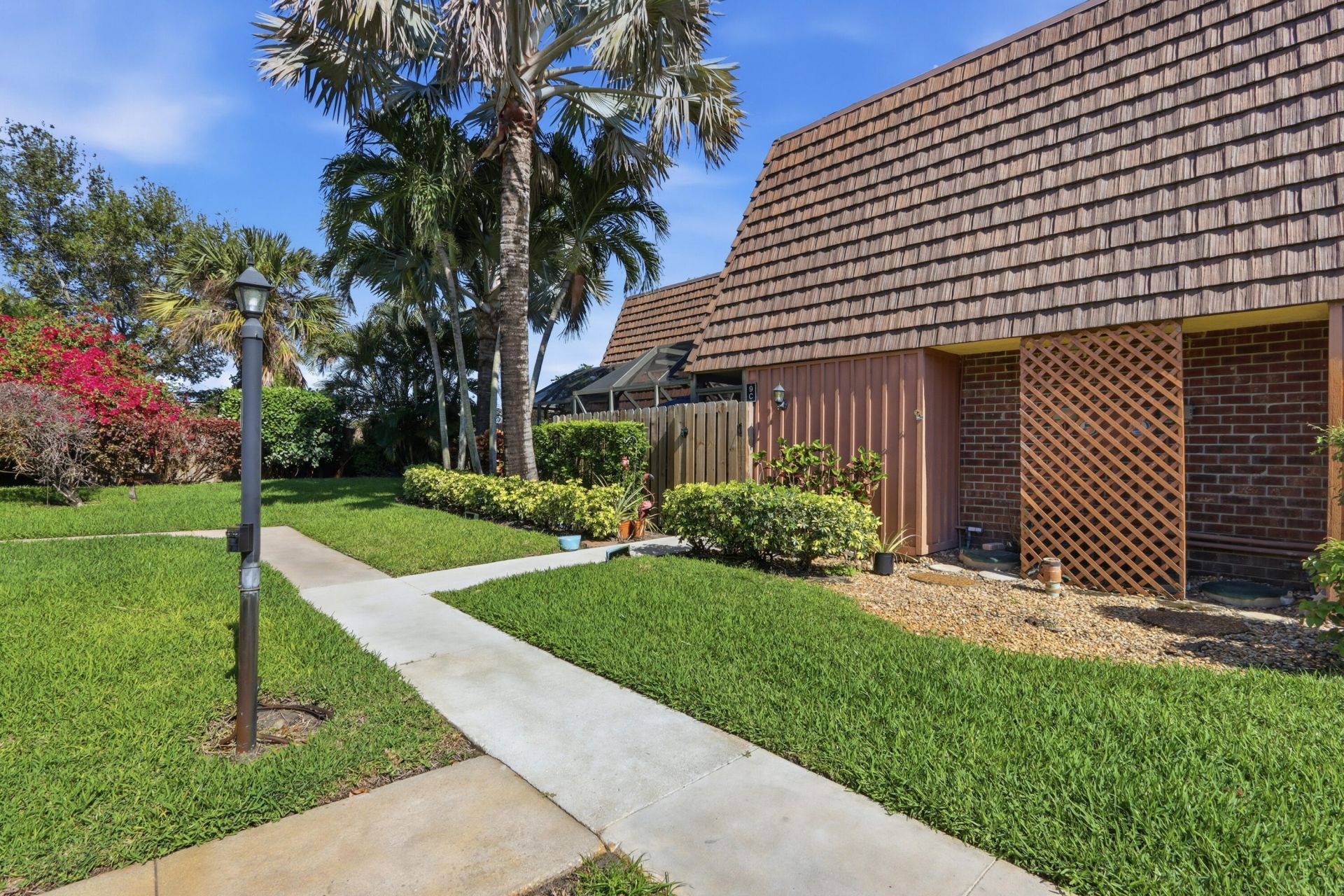 9 Atrium Circle, Unit C, Atlantis, FL 33462 Photo